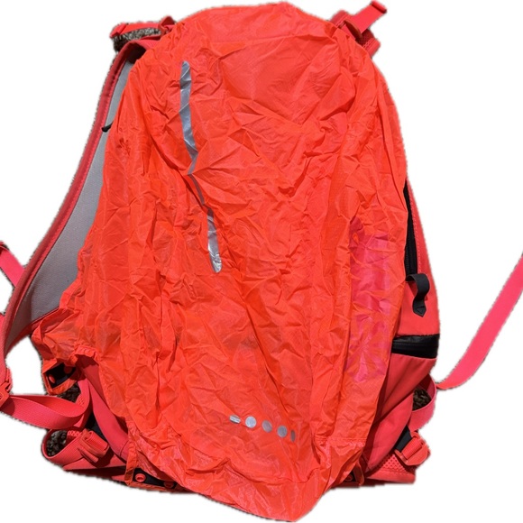 nike backpack cheyene vapor red Academy Team FIT rain fly Nike Cheyenn Vapor Run Backpack